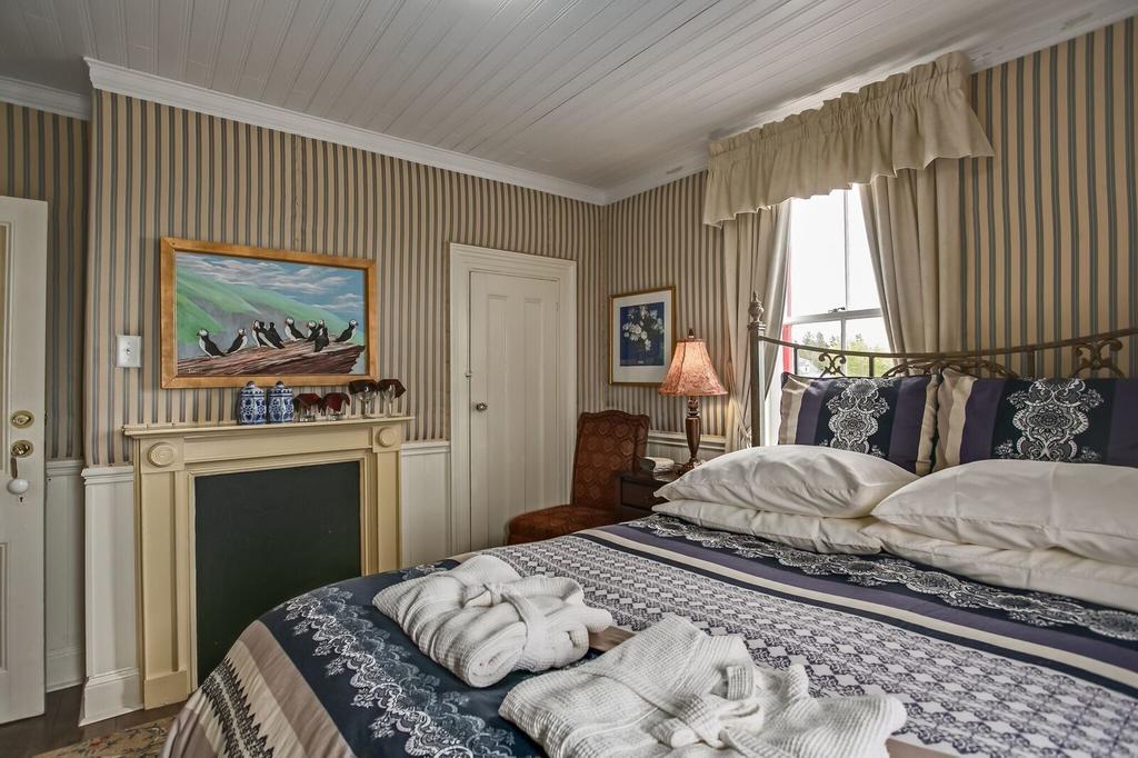 George House Heritage Bed And Breakfast Dildo Eksteriør billede